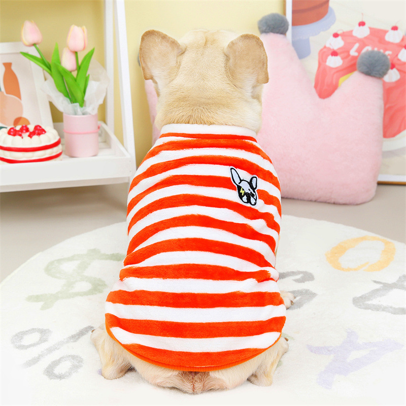 Nuevo otoño invierno gato ropa perro flanela doble cara tricolor taurino rayas suéteres en stock cross border straight hair Application Scenario
