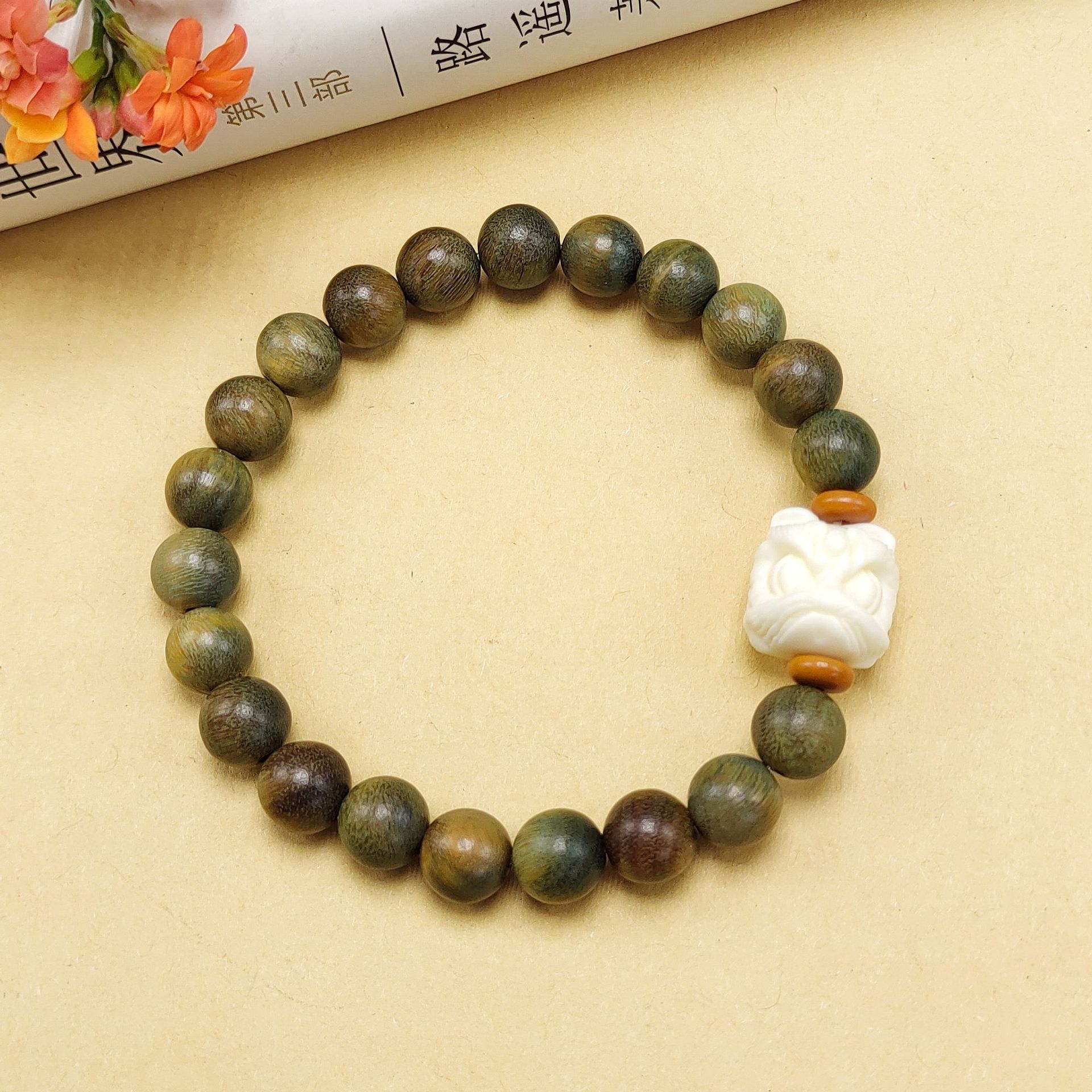 Ancient-style green sandalwood bracelet, single-loop weathered green cat paw female wooden sandalwood cultural play Buddhist prayer beads multi-treasure bracelet Application Scenario