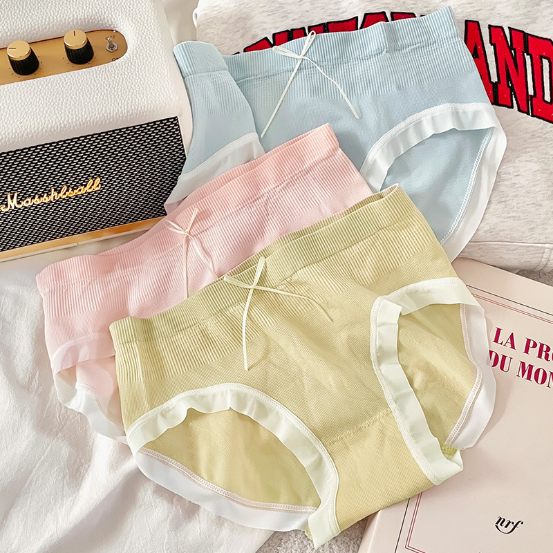 Japanese-style seamless underwear for girls, polyester seamless, breathable, sexy, mid-waist, hip-lifting, comfortable, women's triangular underwear bagged details Picture