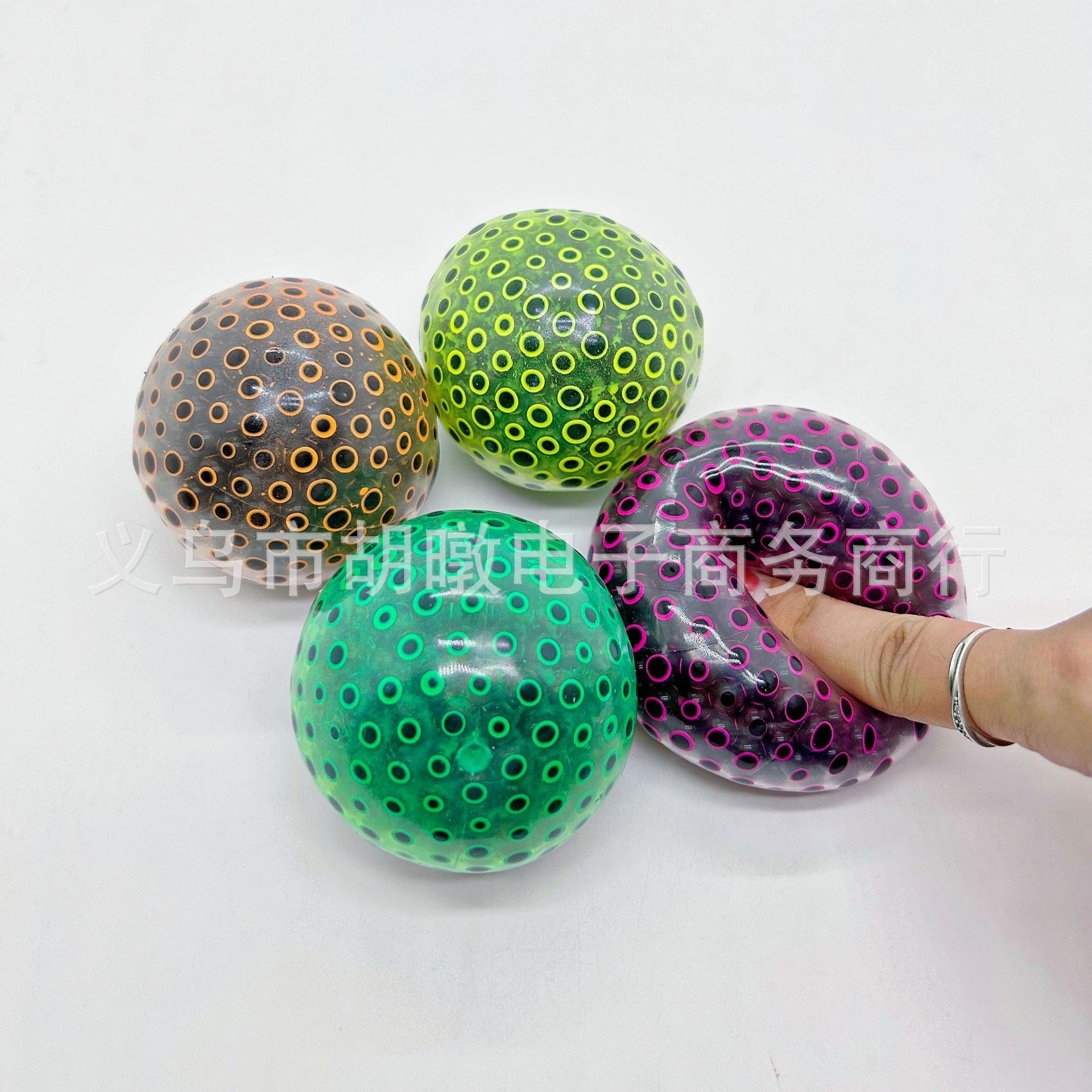 New and unique stress-relieving grape ball squeezing hand pinching release, pinching fun Devil Beads Frog Egg stress-relieving bead toys details Picture