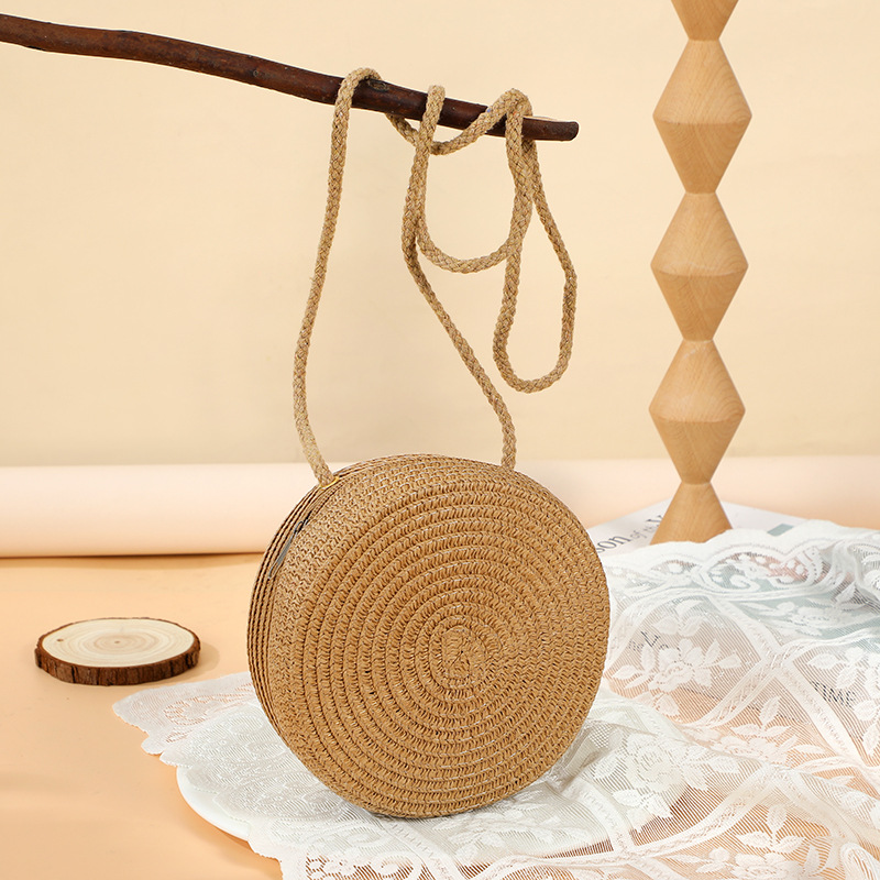 Cross-Border Straw Weaving Bags, Summer Cute Large Straw Weaving Bags, Women's Beach Straw Weaving Small Round Bags, Mobile Phone Bags, Crossbody Handmade Straw Weaving Bags Application Scenario