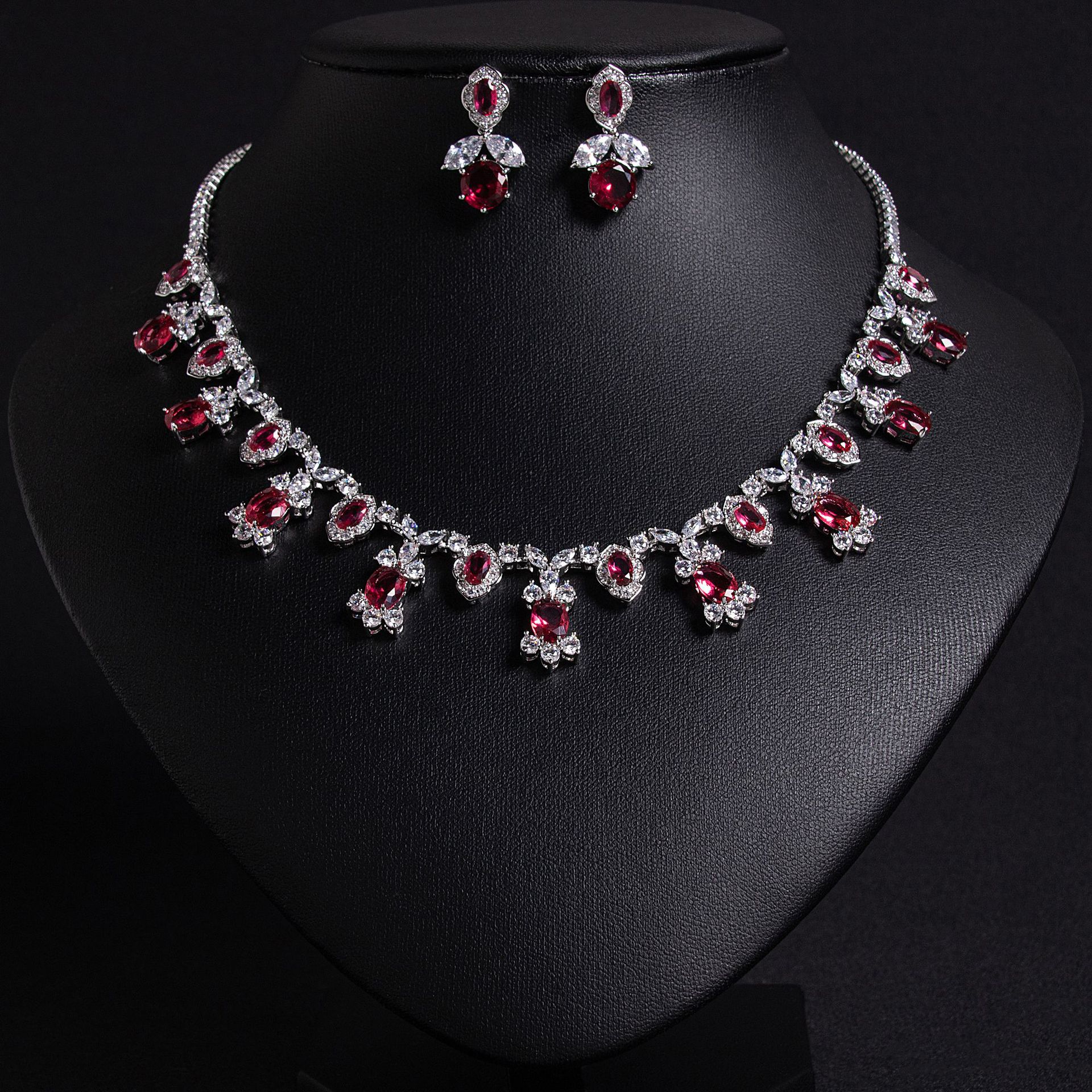 Comercio exterior europa y Estados Unidos boda boda collar de circonitas joyería de alta calidad collar de mujer pendientes de lujo y accesorios versátiles venta al por mayor gutisa joyería accesorios vestido de banquete joyería lytj30427