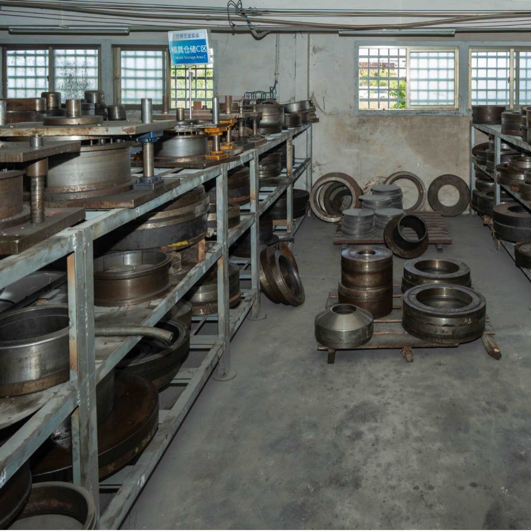 5L round insulated dinner plate buffet heater, electric heating, visible glass cover, stainless steel Application Scenario