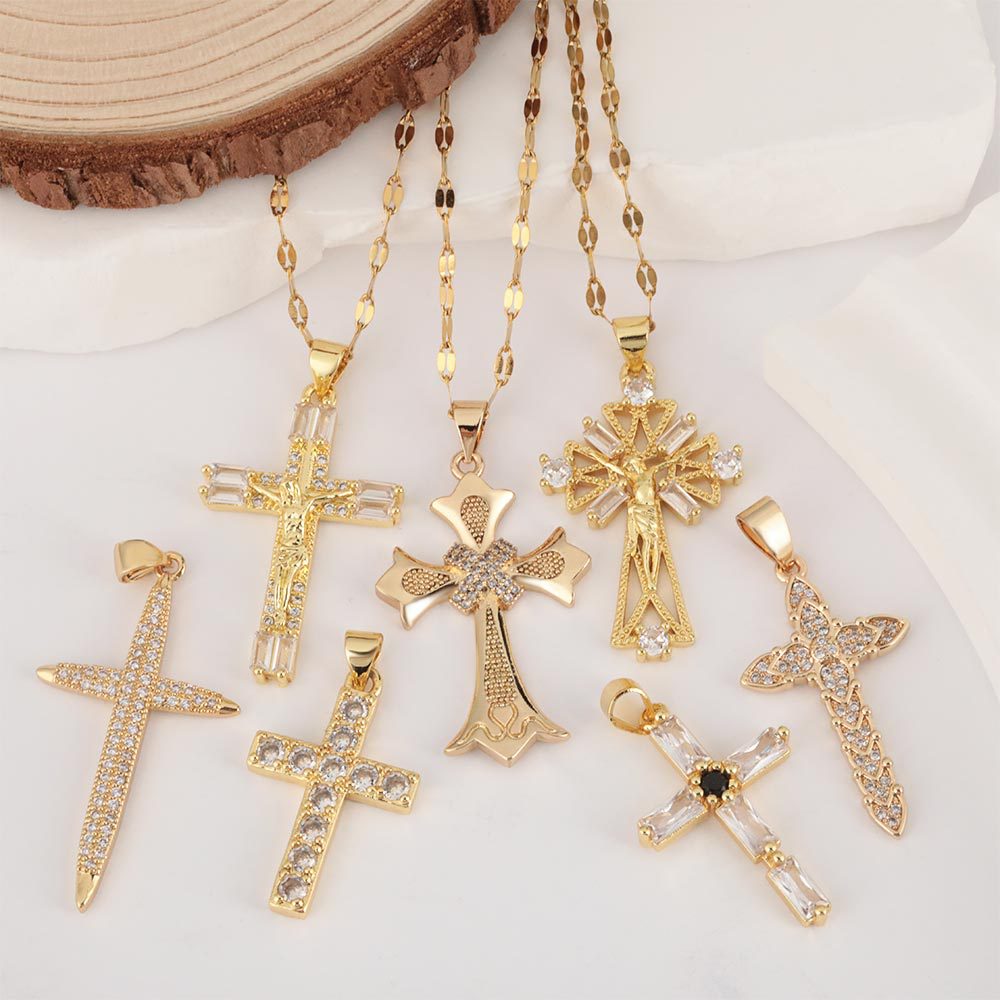 Wholesale of popular cross-border European and American accessories, women's trendy cross pendants, hip-hop personality and versatile lip chains
