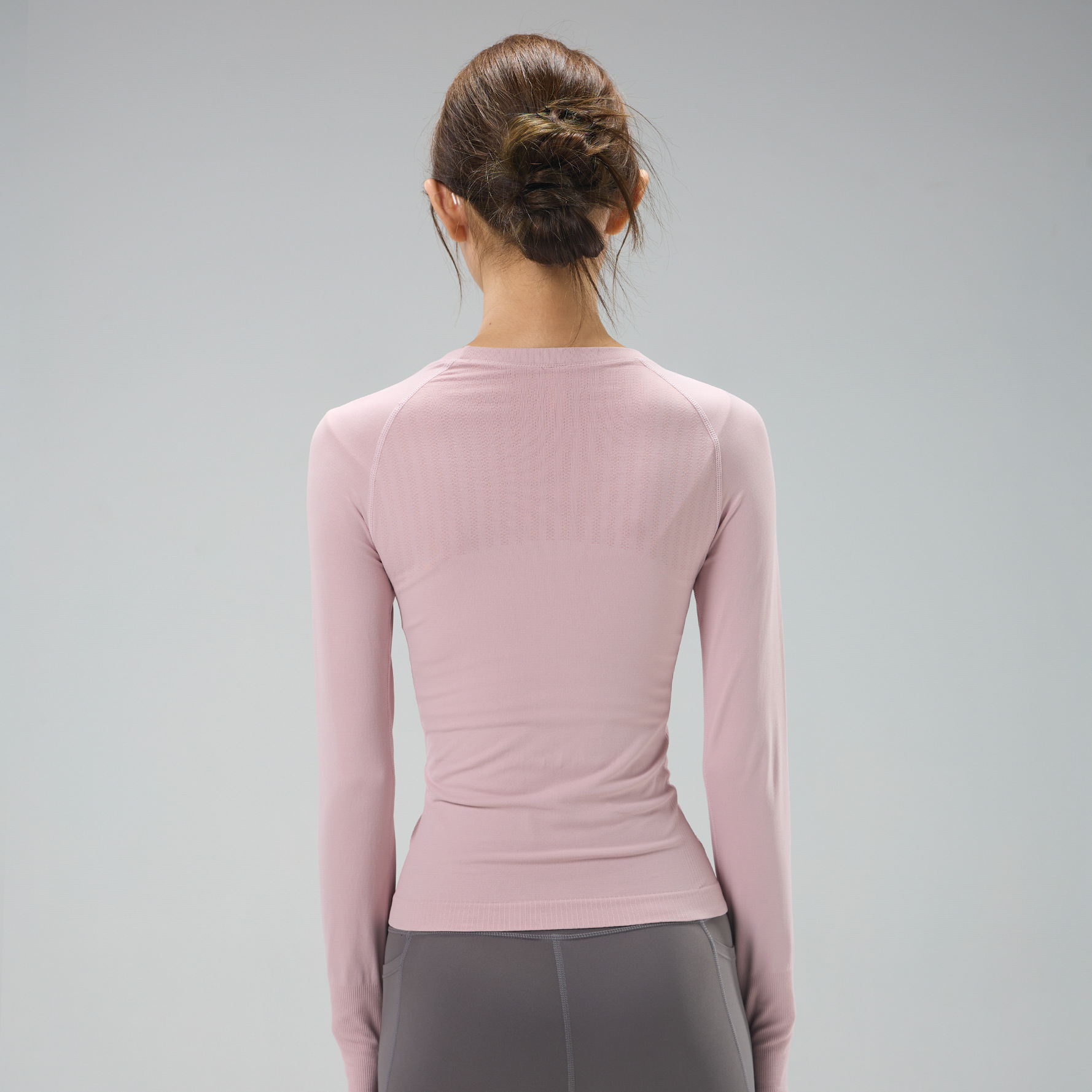 Yoga wear top for women in autumn and winter, round neck, tight height, elastic and slimming, long-sleeved sports, running, quick-drying training and fitness wear Specification image