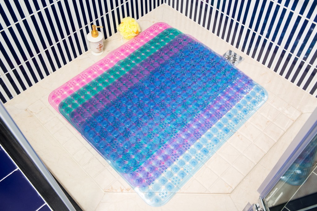YB-01/02透色/实色大号水晶带刺洗澡垫按摩垫厕所吸盘卫浴垫详情图3