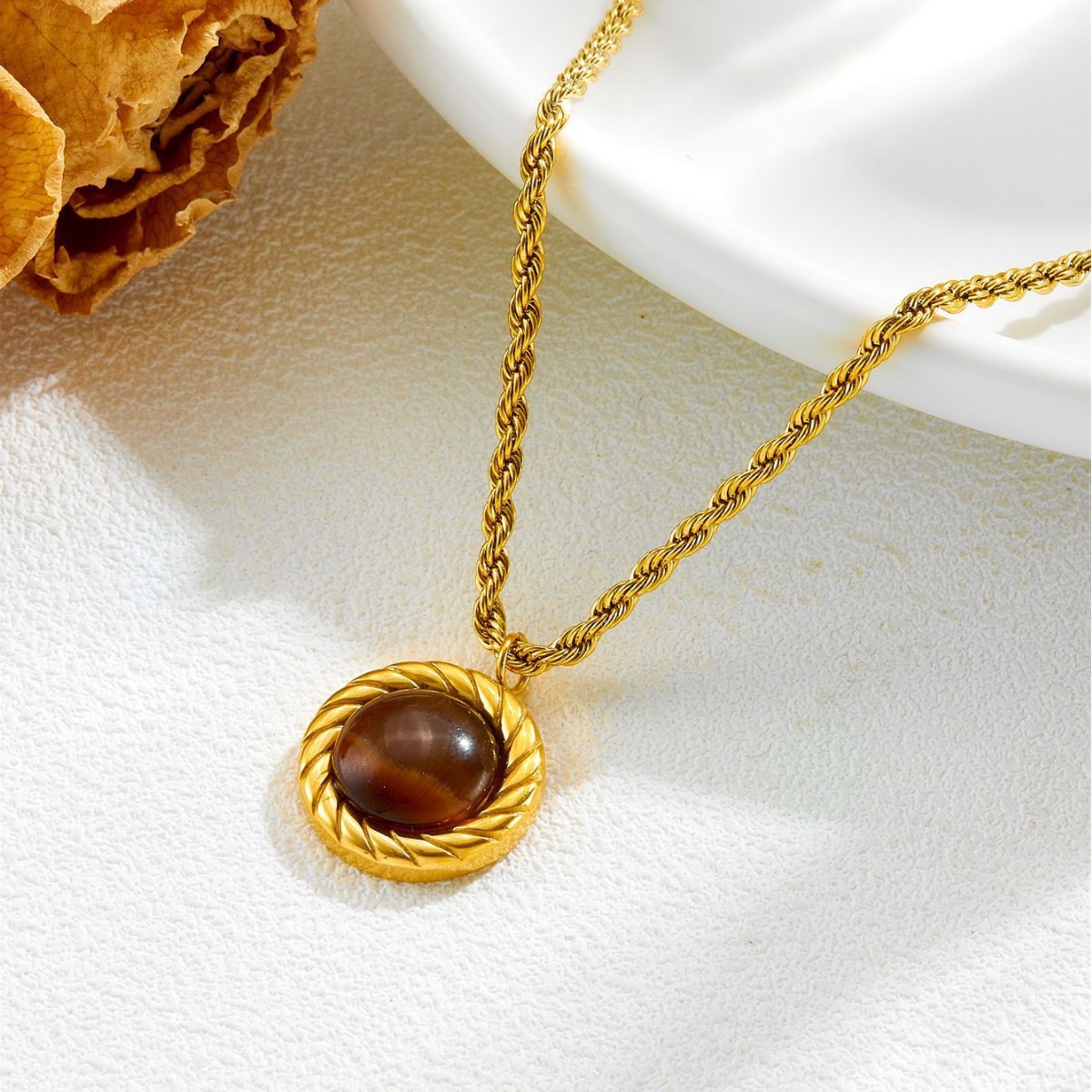 The new retro women's gold twisted tiger's eye stone pendant necklace earring set is light luxury, fashionable and high-end, and does not fade details Picture