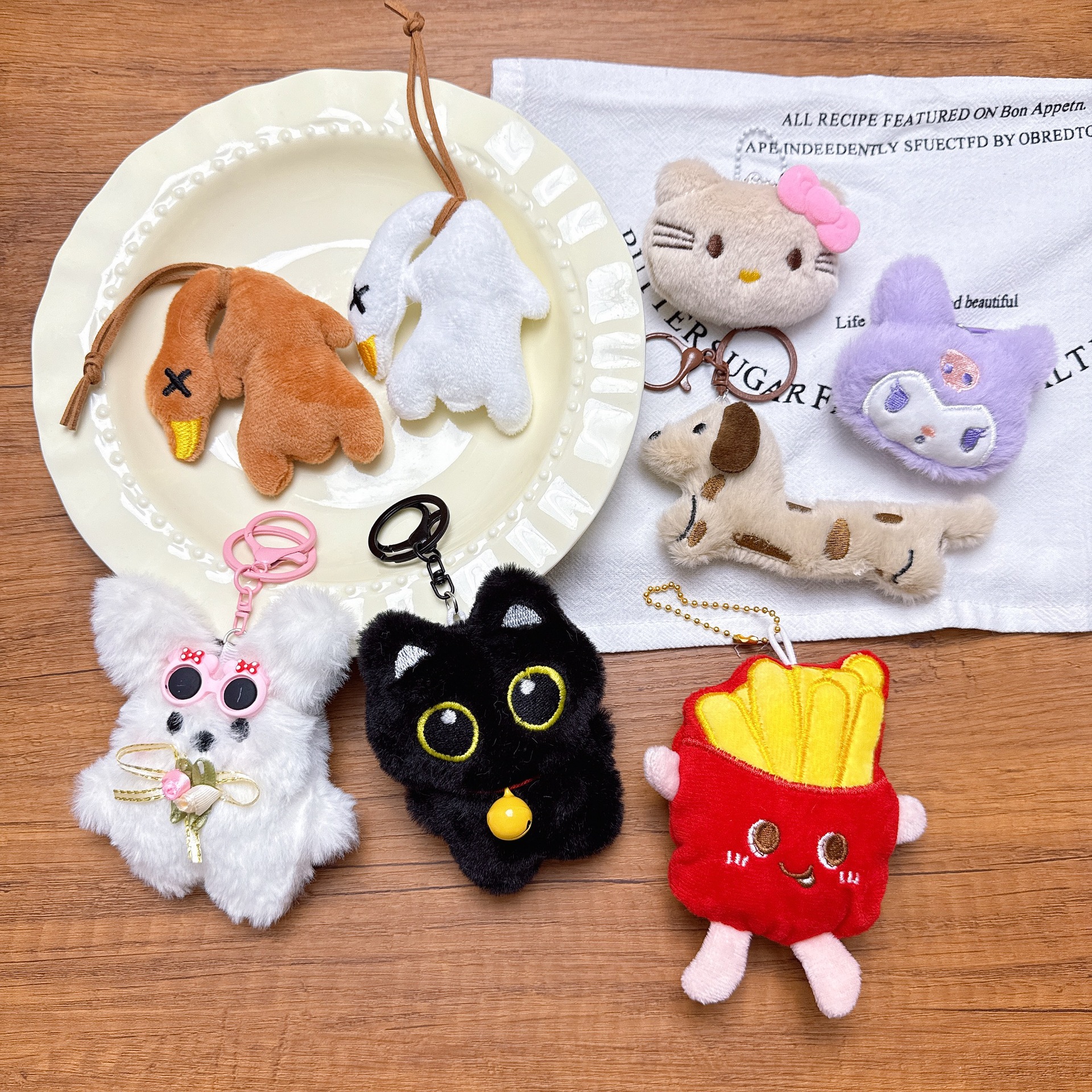 小礼品挂件做活动地推地摊可爱毛绒公仔挂饰钥匙扣吱吱叫玩偶批货产品图