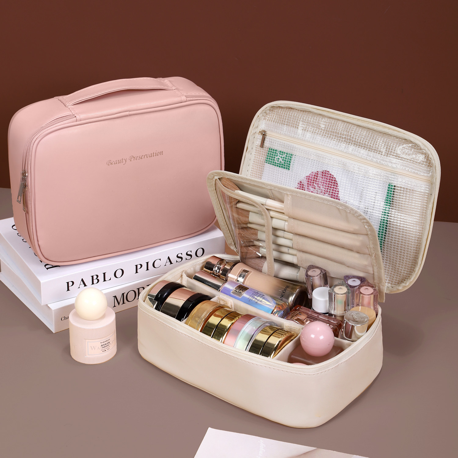 A new cross-border product, a large-capacity, high-end, multi-functional toiletries and cosmetics storage bag that can be freely disassembled into sections