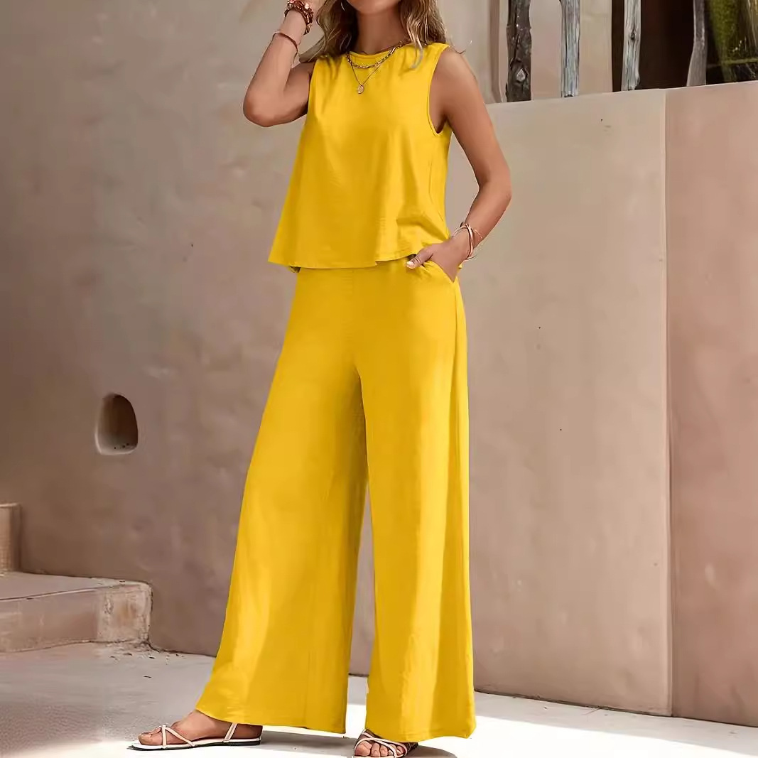 The 2026 Amazon cross-border bestseller in Europe and America is a solid color elegant two-piece set of women's clothing featuring a round-neck vest and wide-leg pants details Picture