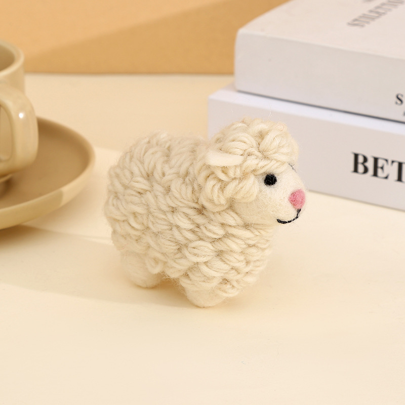 Little sheep handmade wool felt pendant, cute sheep bag pendant, plush car keychain doll gift Specification image
