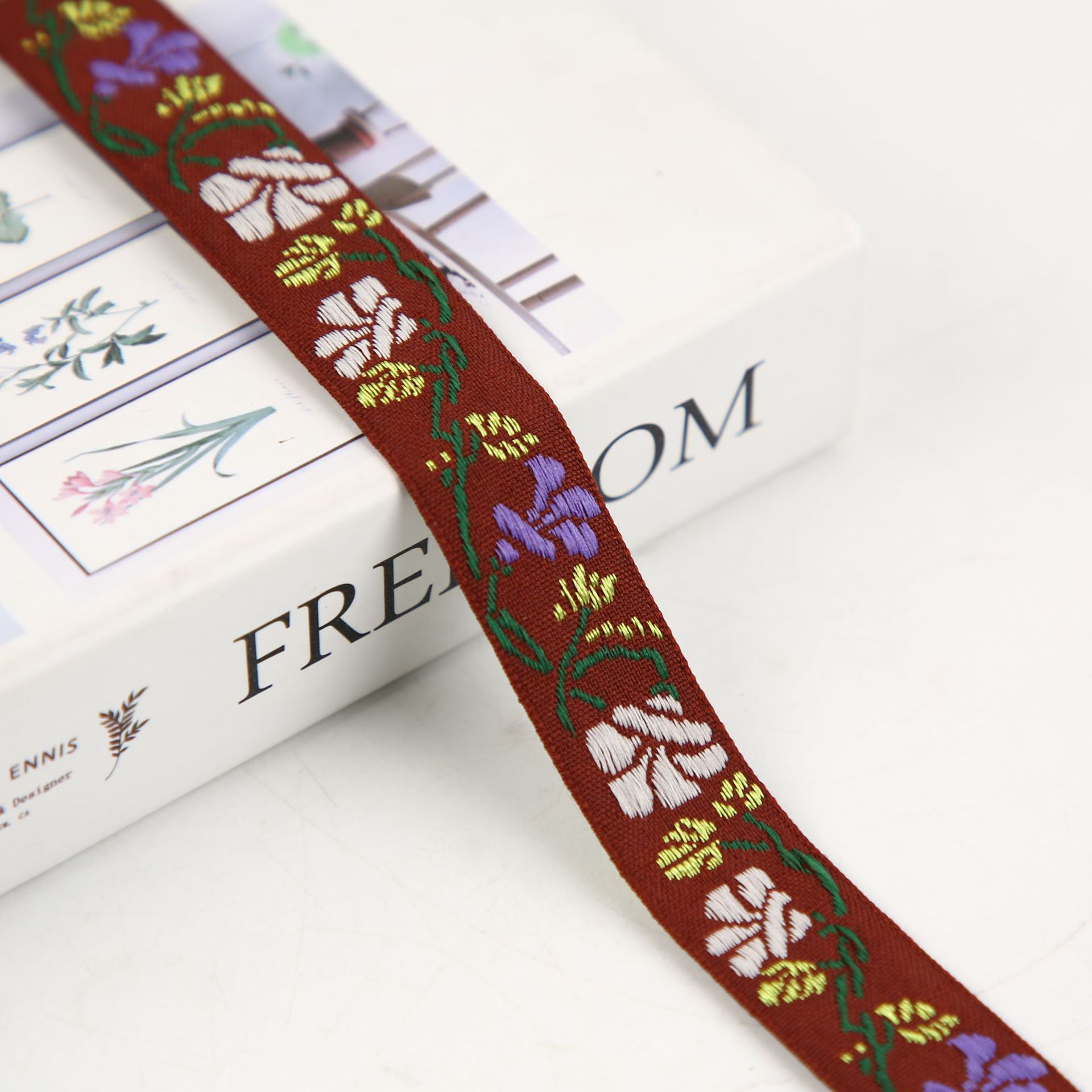 2 cm estilo étnico bordado jacquard correas arco correas adornos para el pelo tocados material caja de regalo cinta de embalaje Application Scenario