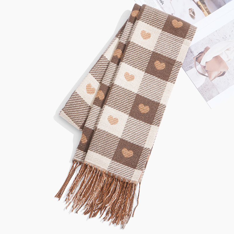 Birthday gift scarf gift box set, thickened and fleece shawl for girls in autumn and winter, a practical warm gift for your girlfriend Application Scenario
