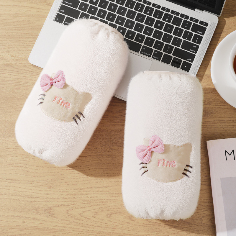 Korean cute cartoon sleeve covers for girls in autumn and winter, plush anti-dirt and dust-proof sleeves, anti-stain work sleeves for adults and students