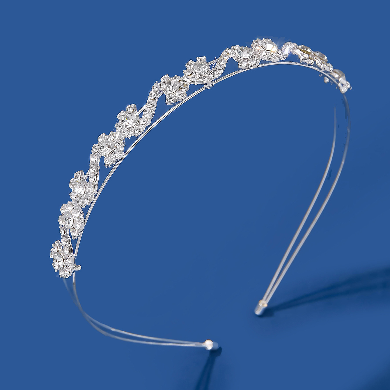 Factory direct sales of bride crowns, wedding gowns, evening gowns, headwear, birthday, coming-of-age ceremony and performance all-in-one water diamond king crowns and hair bands details Picture