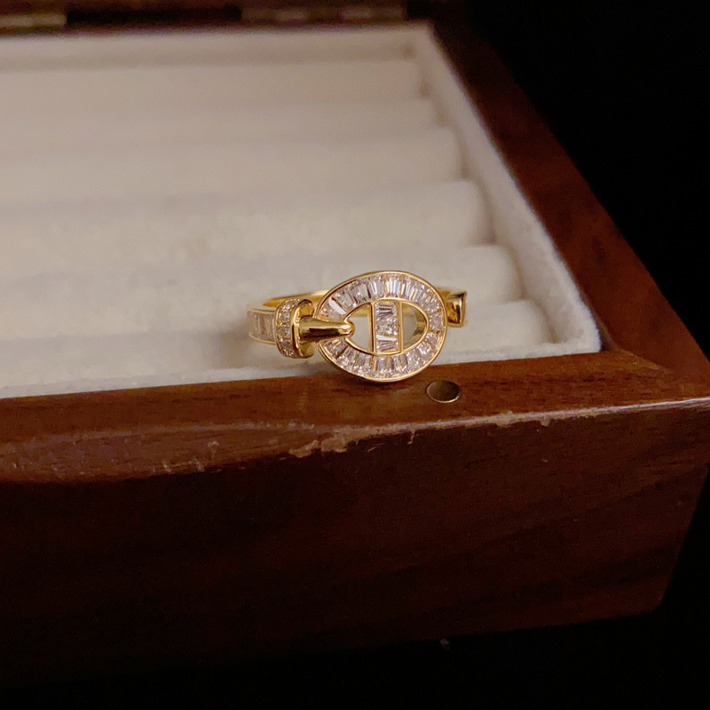 This light luxury and fashionable zircon open ring with a pig nose is a trendy and niche index finger ring for women. It is versatile and adjustable details Picture