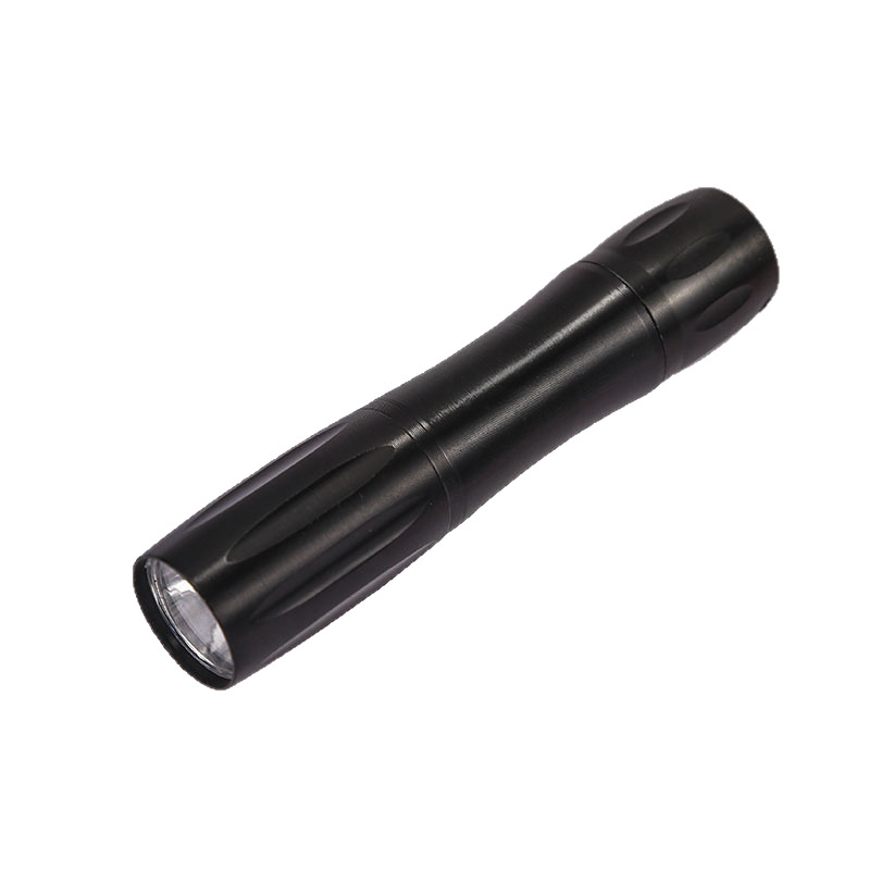 手电筒/小型手电/战术手电筒/久量/手电筒手电白底实物图