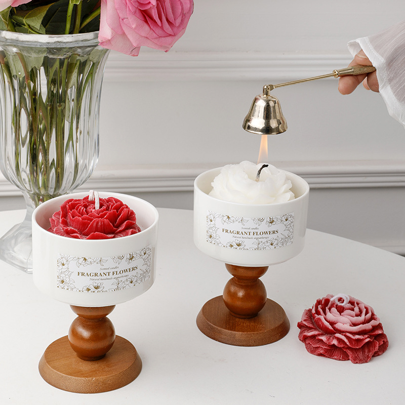 Camellia high-end scented candle gift box, retro ceramic cup wax, niche atmosphere, wedding and birthday gift Application Scenario