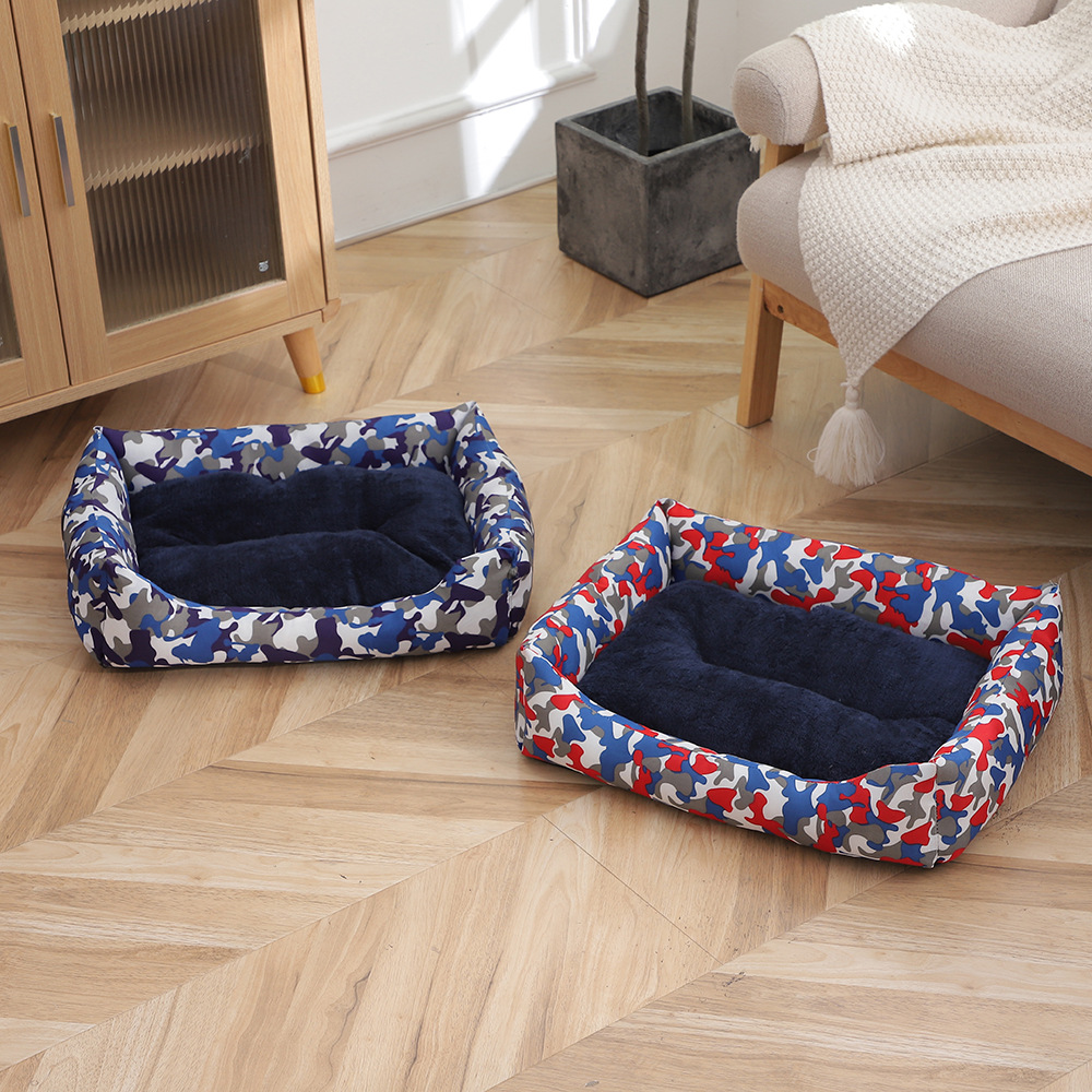 Camouflage PP cotton thickened pet dog bed, winter fleece thickened cat bed sleeping pad, anti-slip bottom filled thickened square pad details Picture