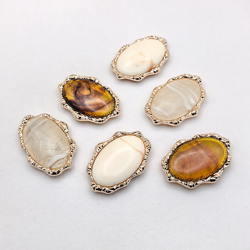 New metal chest connection buckle, fashionable underwear and swimsuit decorative button, irregular and irregular-shaped women's decorative accessory Specification image