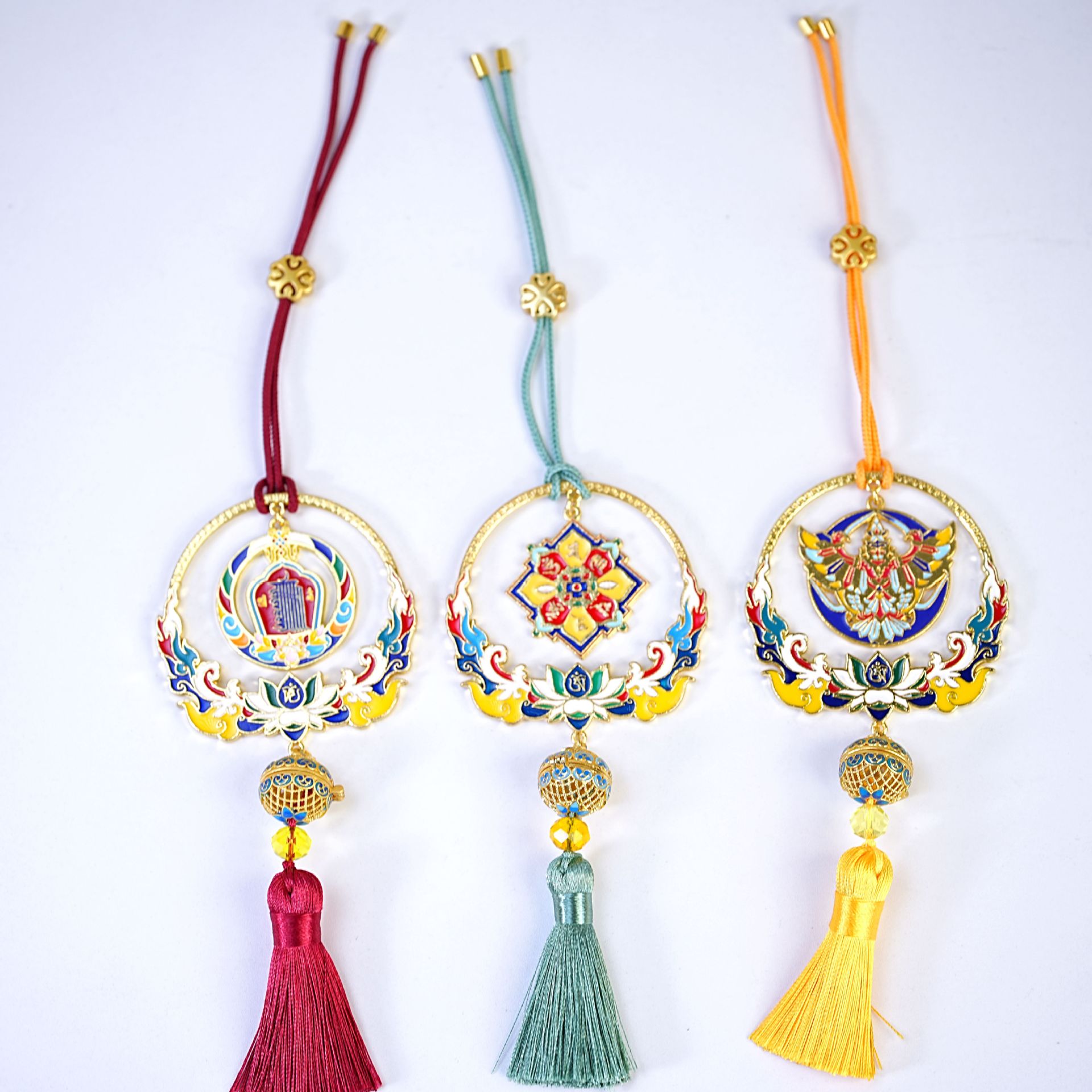 新中式精美车挂八吉祥香薰六字真言汽车挂件车内吊饰礼盒装内饰品