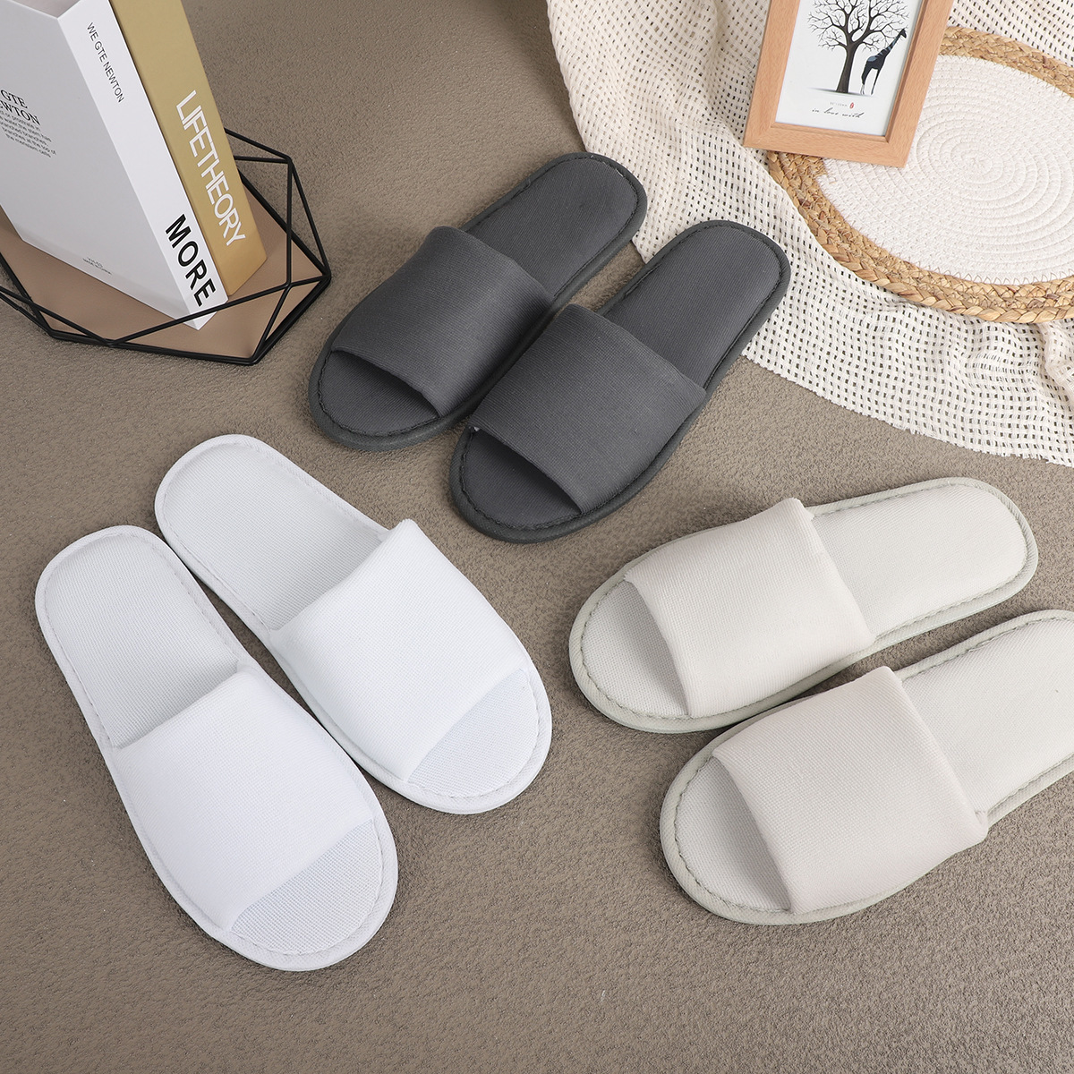 Cross-border wholesale of hotel supplies, disposable slippers for hotels, guesthouses and homestays, Zhenmei fabric, anti-slip for home use, high-end for household use