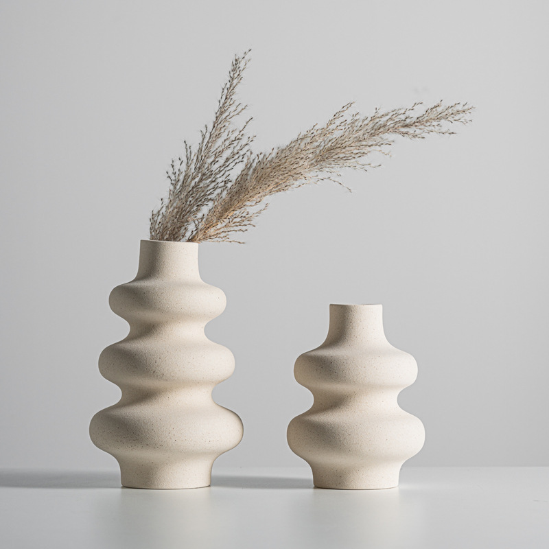 2025 Irregular-shaped ring Ceramic Vase, cute, ins, simple and modern frosted flower vase, creative homestay decoration, high-end Application Scenario