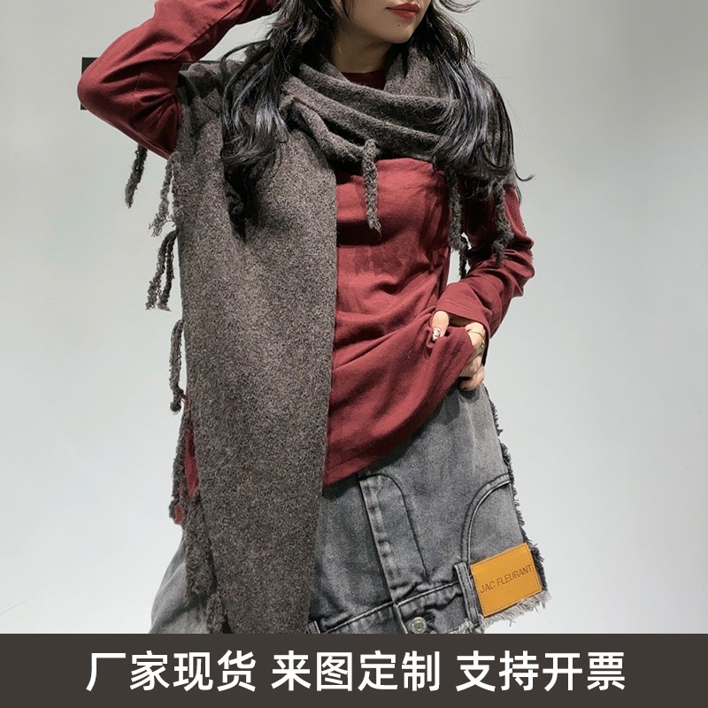 One-piece consignment of trendy new scarves for women, high-end and versatile, with a sense of atmosphere. Wool shawls for warmth, thickened fringed cashmere scarves. Wholesale at street stalls details Picture