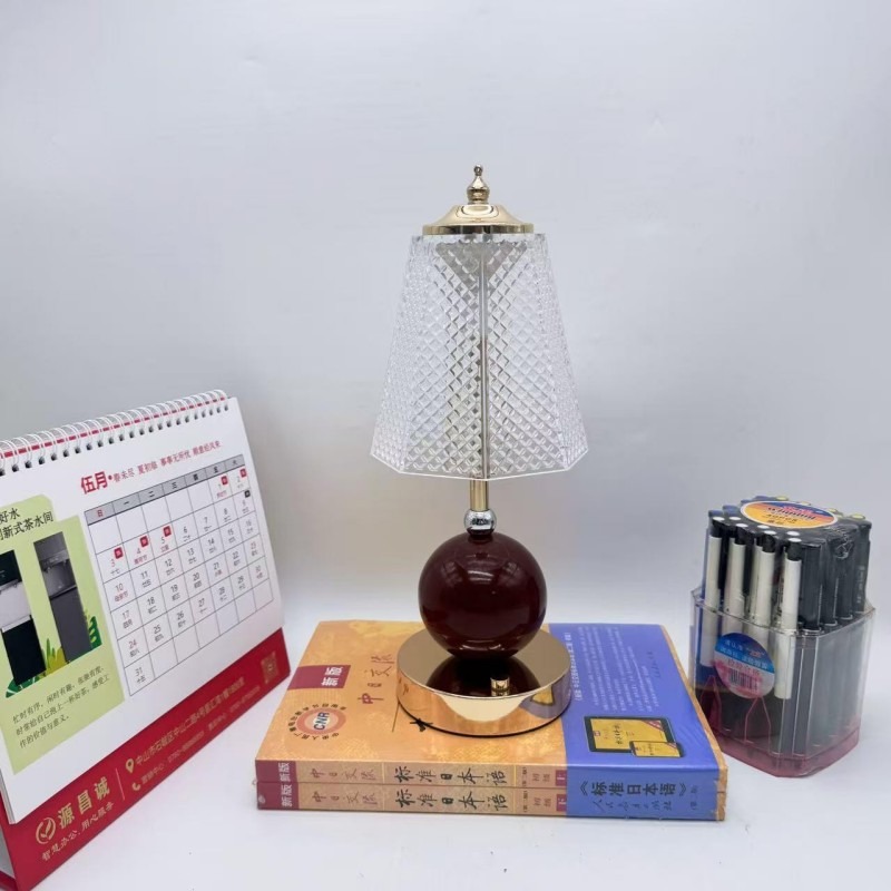 Light luxury table lamp, dining room, bedroom table decoration, bedside lamp, ins romantic and high-end atmosphere lamp, ins style Specification image