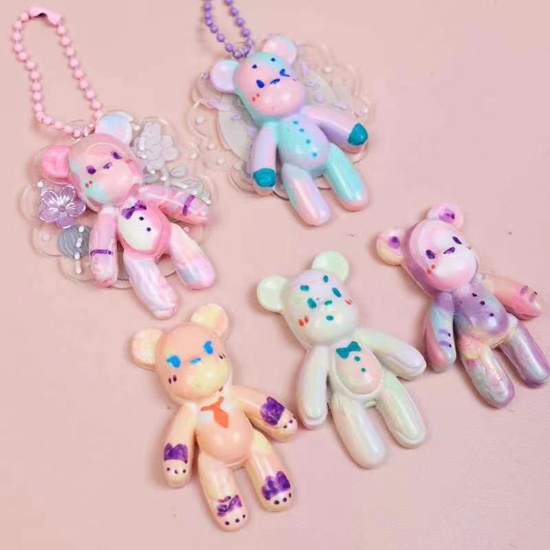 Handmade diy paint violent bear keychain, paint fluid bear Guka keychain accessory, creative little bear pendant Specification drawing