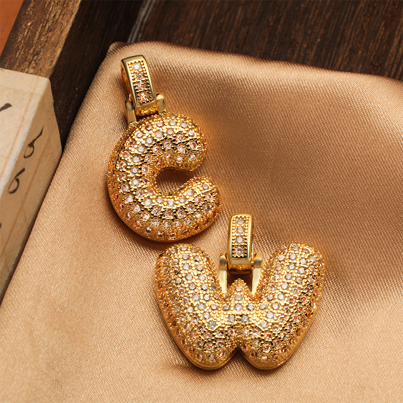 Wholesale of cross-border best-selling fashion and light luxury 26-letter necklace with zircon collarbone chain, neckchain and women's pendant accessories details Picture