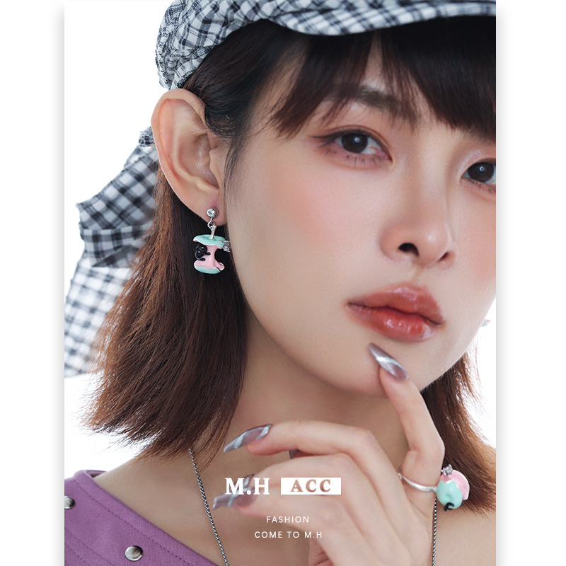 3D printed Apple Cat series original design, niche and unique dopamine earrings, fashionable and versatile, sweet and cool style earrings Specification image