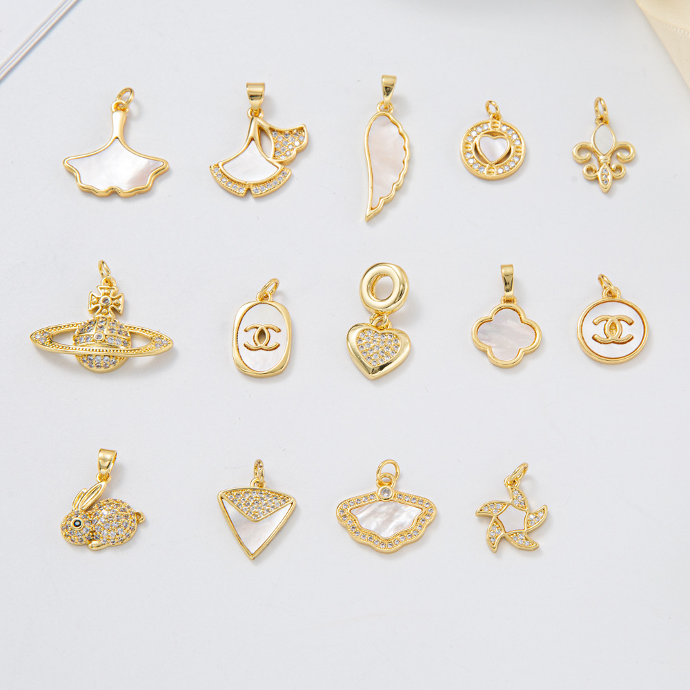 diy copper-plated real gold and mother-of-pearl zircon jewelry pendant, necklace and bracelet accessories. Materials: Handcrafted alloy details Picture