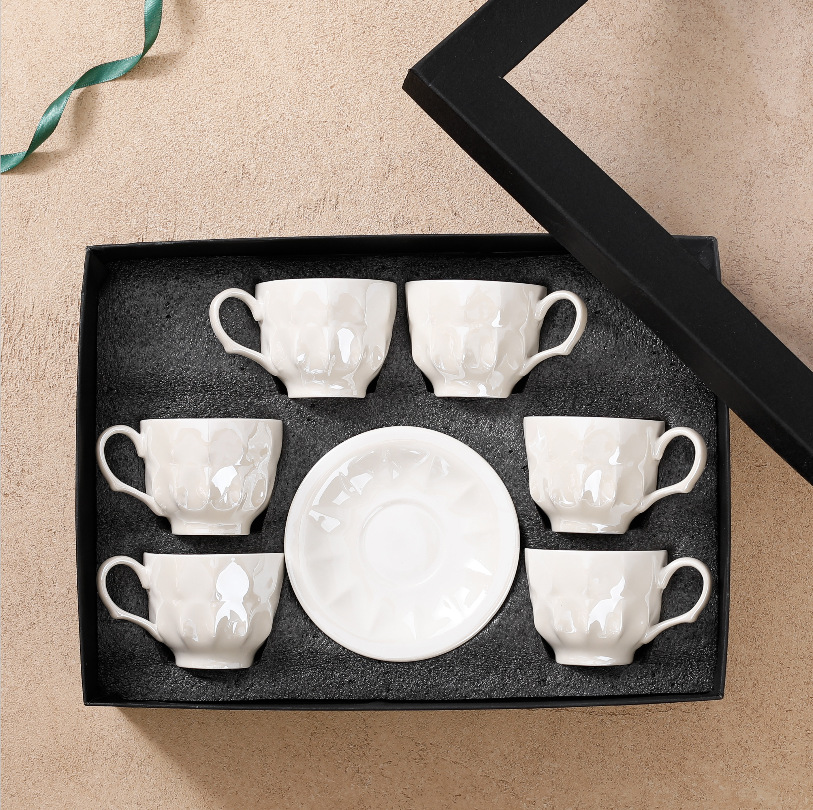 Taza de café de cerámica transfronteriza y plato hueso taza de café de porcelana juego de taza taza de cerámica descripción creativa taza de té de la tarde details Picture
