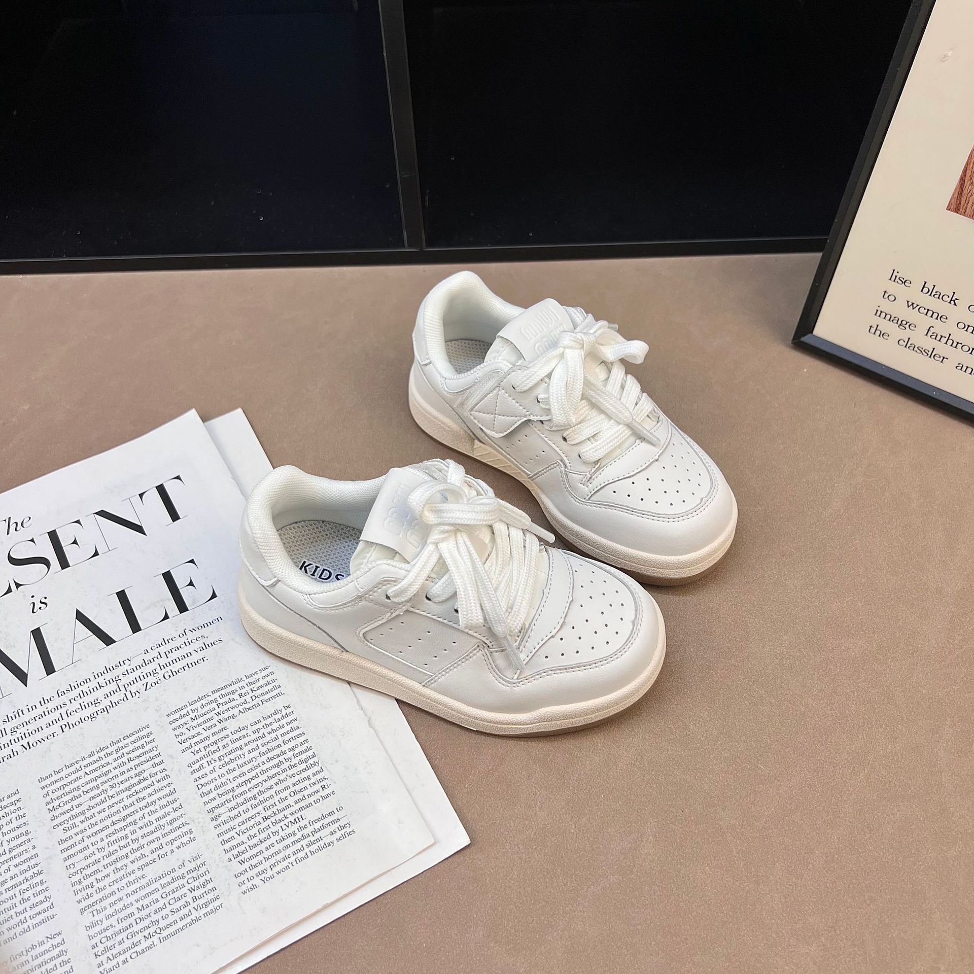 儿童鞋2026年春季新款儿童时尚低帮板鞋韩版男女童软底学生小白鞋