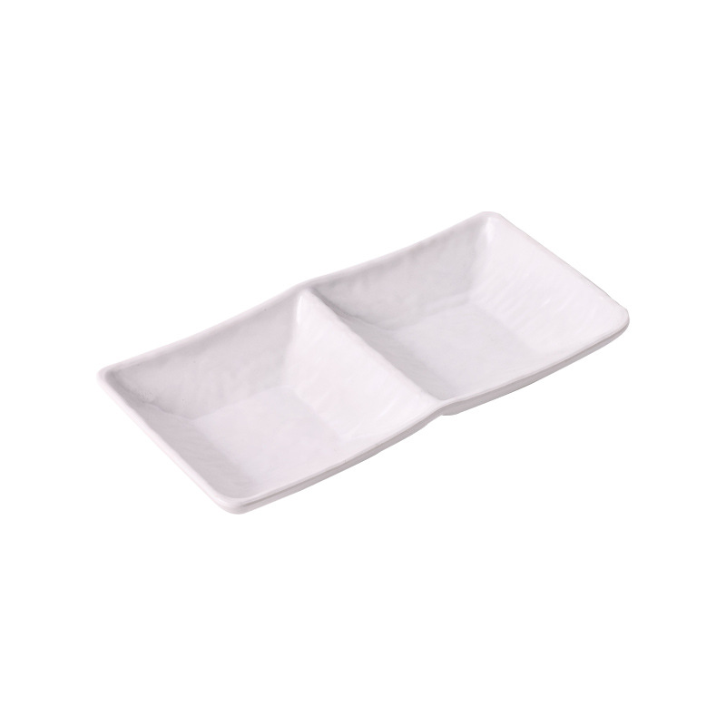 Melamine Japanese and Korean seasoning dish, white round plate, two-compartment seasoning dish, black three-compartment and four-compartment barbecue dipping sauce dish Application Scenario