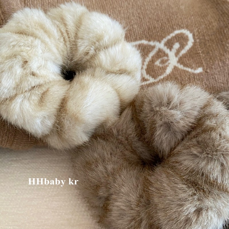 Maillard coffee-colored velvet large intestine hair band for women in autumn and winter, high-elasticity ponytail hair tie, elegant hair tie headwear Specification image