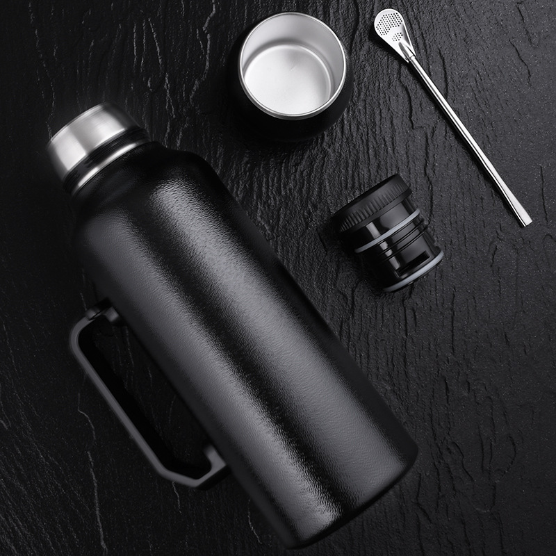 Cross-border creative large-capacity Matteda cup, double-layer vacuum handle insulated kettle, 304 stainless steel football cup with spoon Specification image