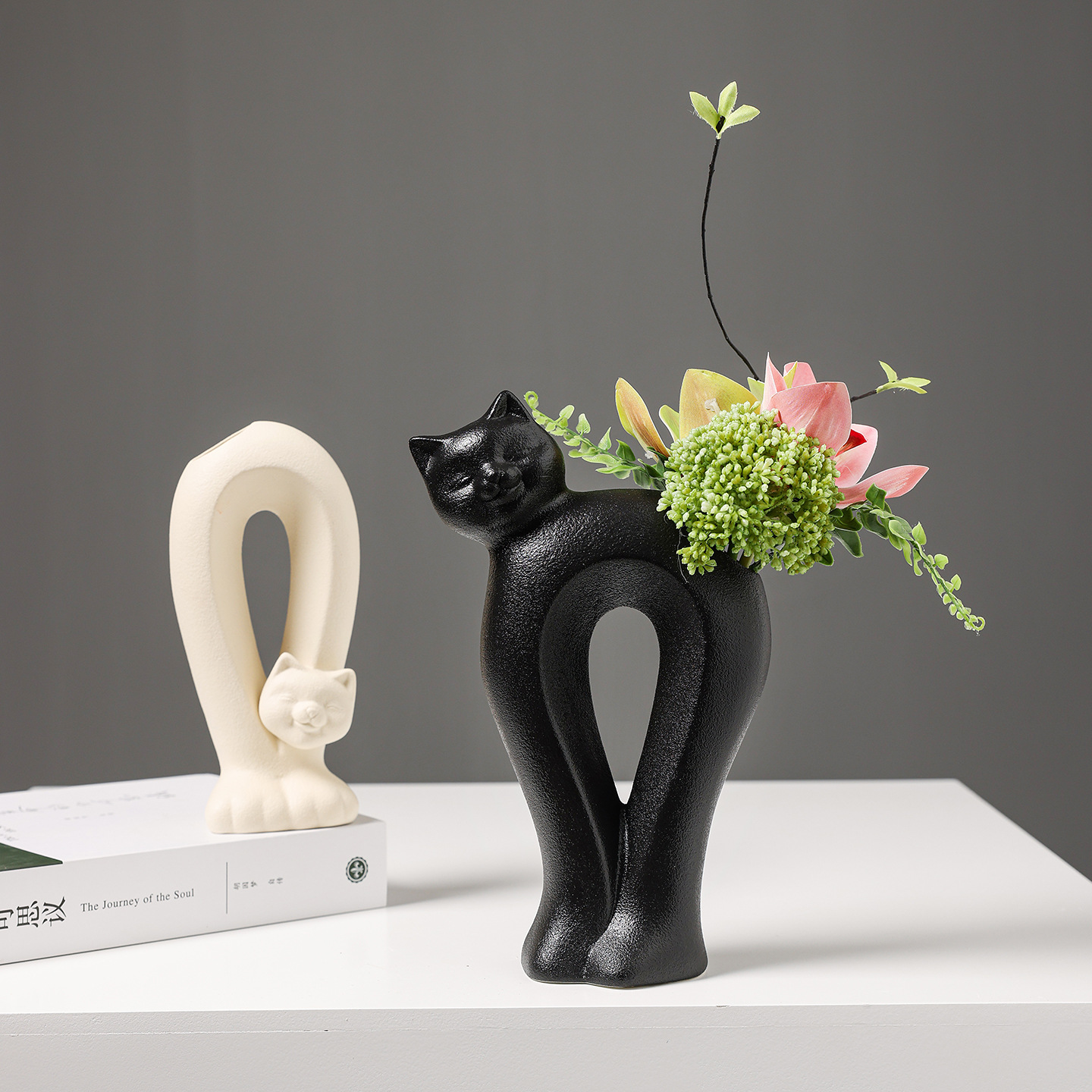2025 Nordic ceramic vase ornaments, modern and simple hotel living room, wine cabinet, entrance hall, high-end flower arrangement decorations, artistic displays Specification image