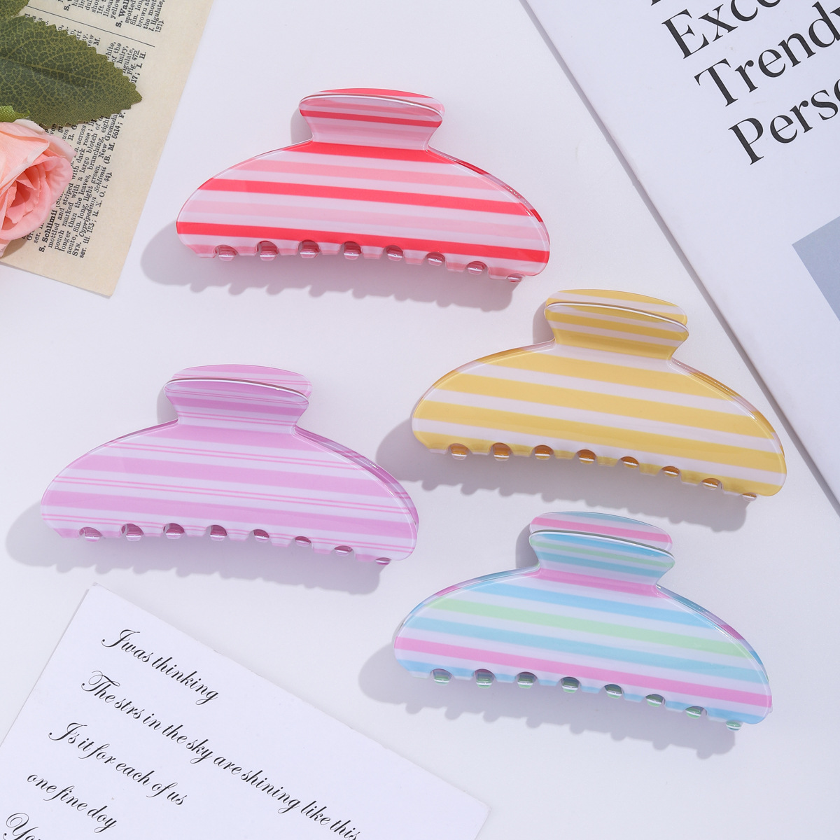 Spring macaron-colored striped grabber, large PVC grabber, girlish heart, back of the head updo, shark clip hair accessory details Picture