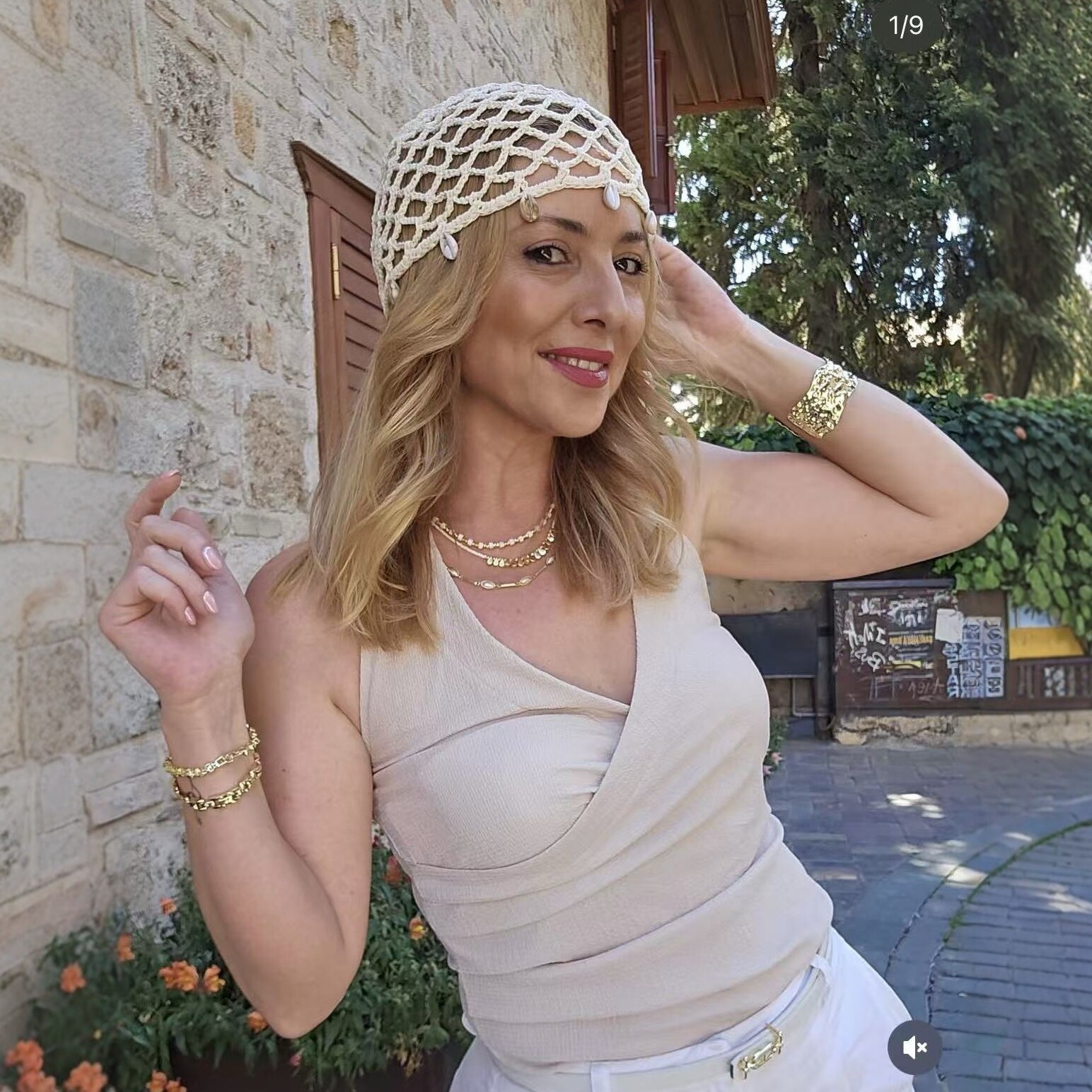 Handwoven hollow headcap mujeres verano transpirable renaissance vintage pearl deco sombrero de punto versátil sombrero de moda details Picture