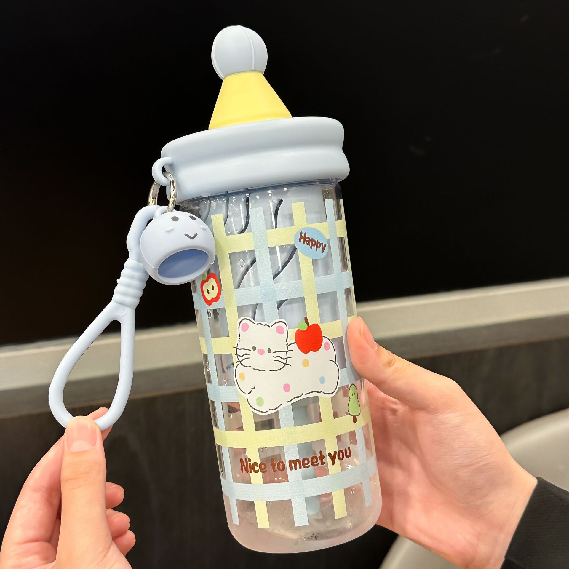 Summer large-capacity straw cup, Tritan high-temperature resistant and shockproof plastic cup, portable high appearance level water cup, girls' cup Specification image