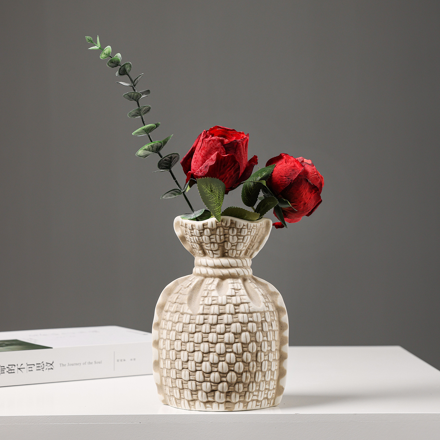 2025 European-style simple ceramic vase with wabi-sabi style, retro and high-end feel, living room and hotel table flower arrangement and dried flower decoration piece Specification image