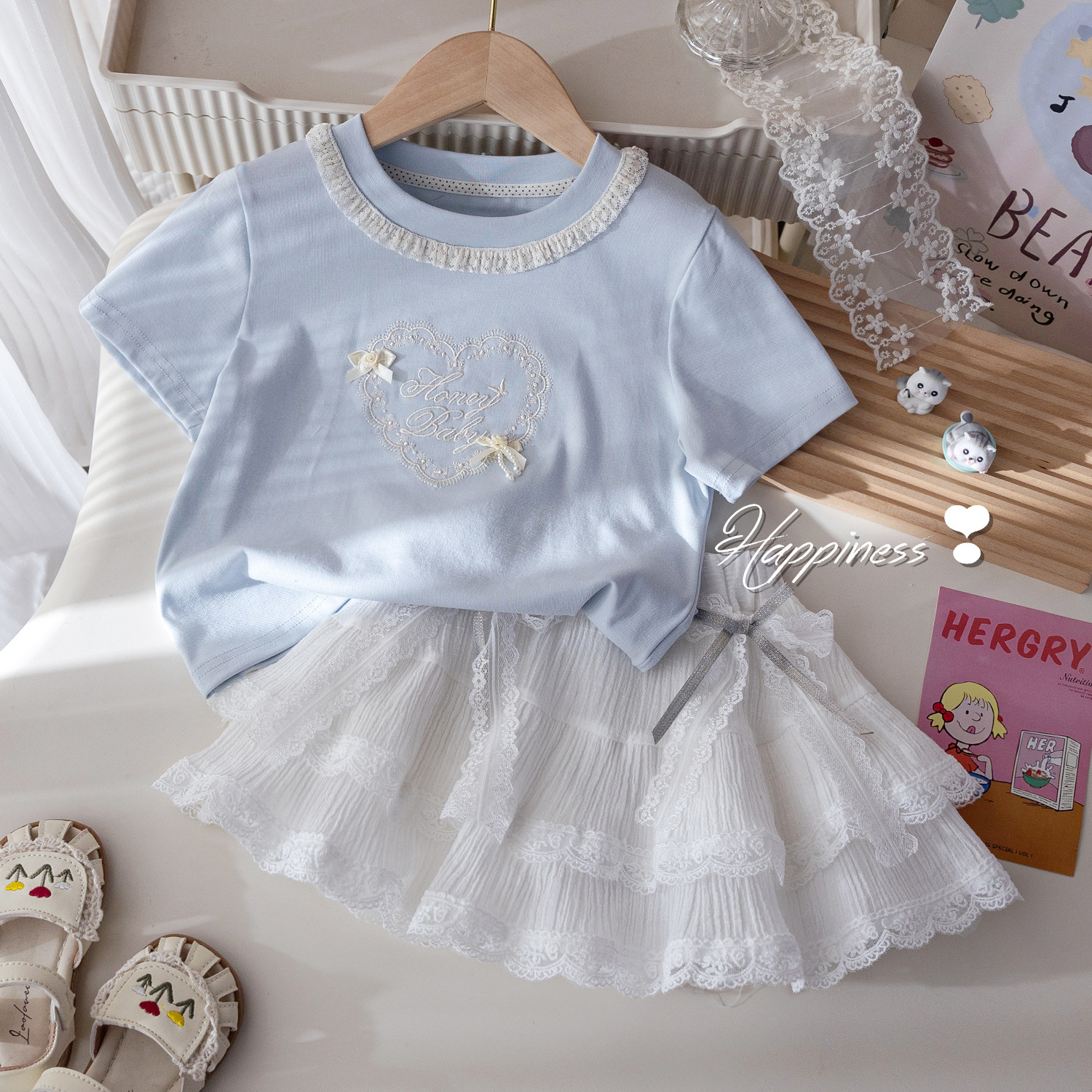 Summer 2026 new Lace lace heavy embroidery short-sleeved T-shirt and stylish short skirt two-piece set for girls