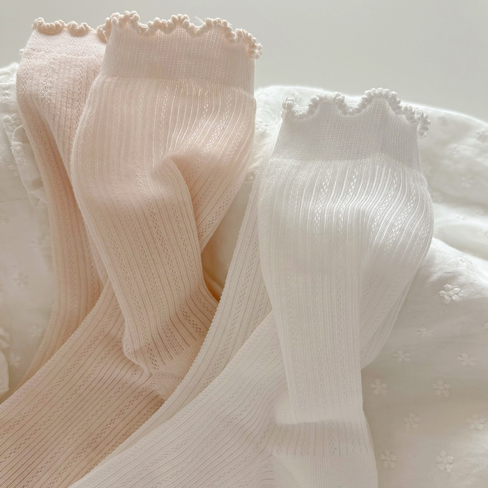 White socks for women in summer, thin, cut-out mid-calf socks, fresh and slimming, sweet lace socks, boneless pile cotton socks Application Scenario