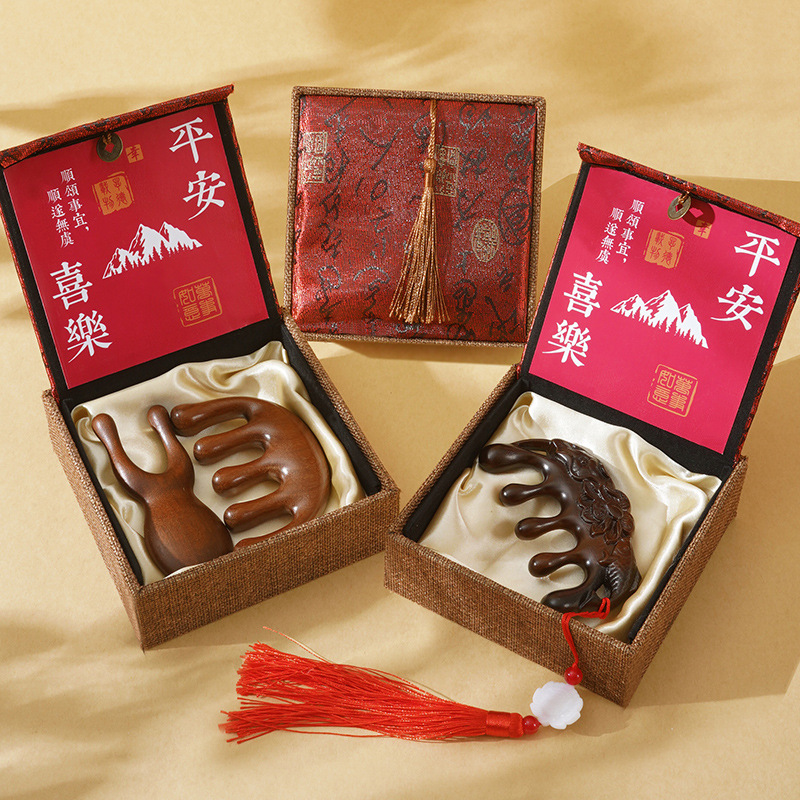 Christmas gift: Sandalwood comb gift box, practical set, birthday girl, mother, wedding, high-end and stylish souvenir details Picture