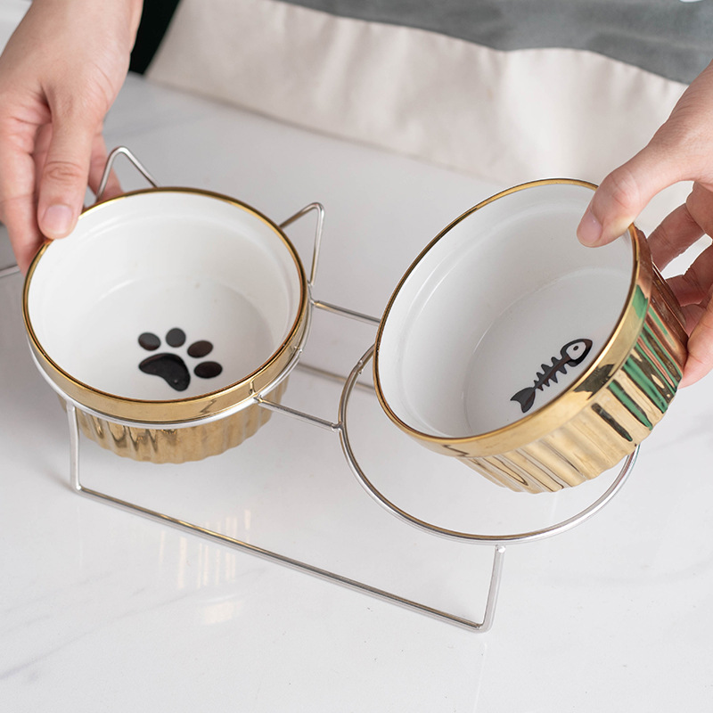 Gold-plated ceramic pet cat bowl, double bowl for cervical vertebrae protection, dog bowl, cat basin, cat food bowl, food bowl, rice bowl, stainless steel bowl stand Application Scenario