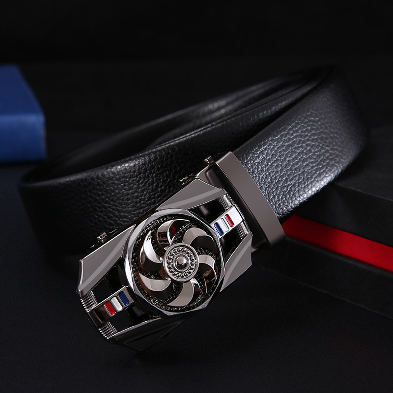 The belt men's trendy casual business Korean-style belt with automatic buckle and rotation, a youth Internet celebrity belt Application Scenario