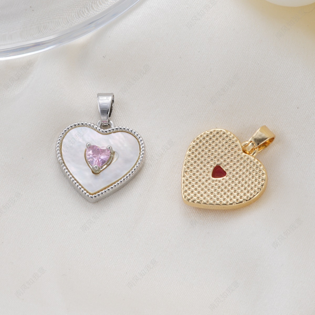 Copper-plated 18k high color retention, zirconium-inlaid white shell heart pendant, pearl necklace, clasp, light luxury DIY jewelry accessory Application Scenario