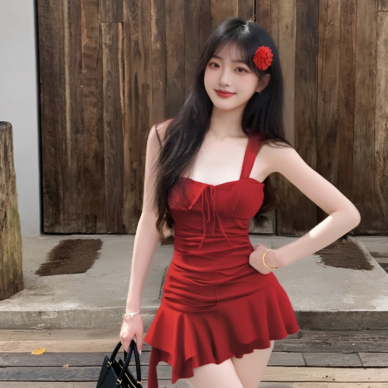 New high-end one-piece halter swimsuits for women, summer to whiten the skin, hide the flesh and make the chest look slimmer. Wholesale of one-piece swimsuits. 125166 details Picture